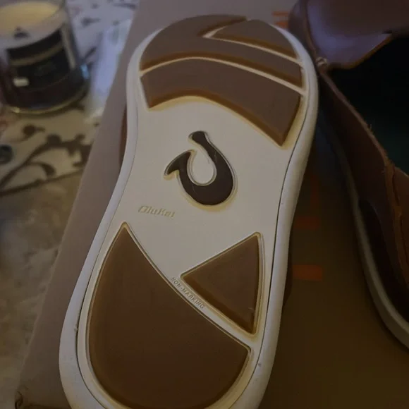 Olukai deck shoe leather new never worn - Picture 3 of 4